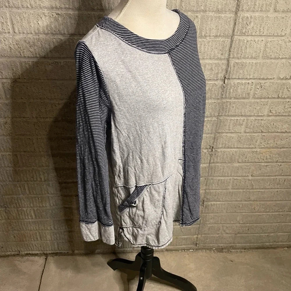 Neon Buddha Gray Navy Asymmetrical Striped Patchwork Casual Top‎ Size Large - Picture 2 of 4